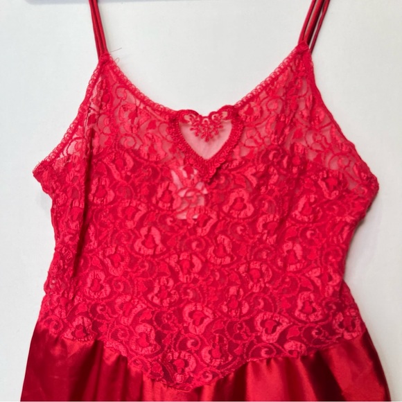 Vintage 90s Red Lace & Satin Slip Lingerie Thin Straps Heart Design Size Large - Picture 2 of 10